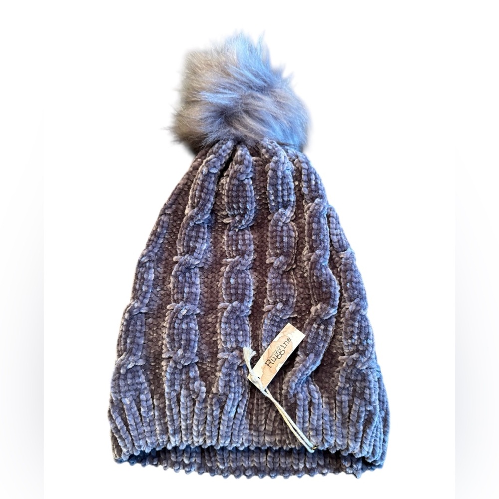 NWT Ruggine Light Purple Cable Knit Beanie with Pom Pom